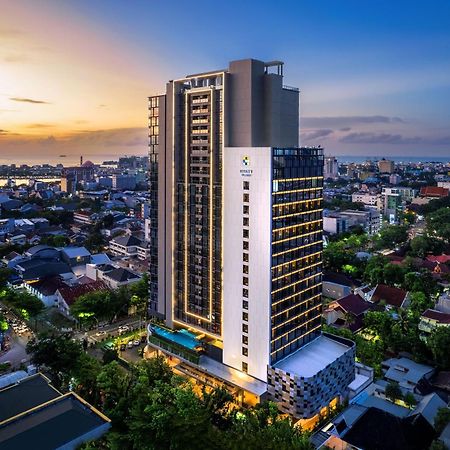 Hyatt Place Makassar Exterior foto