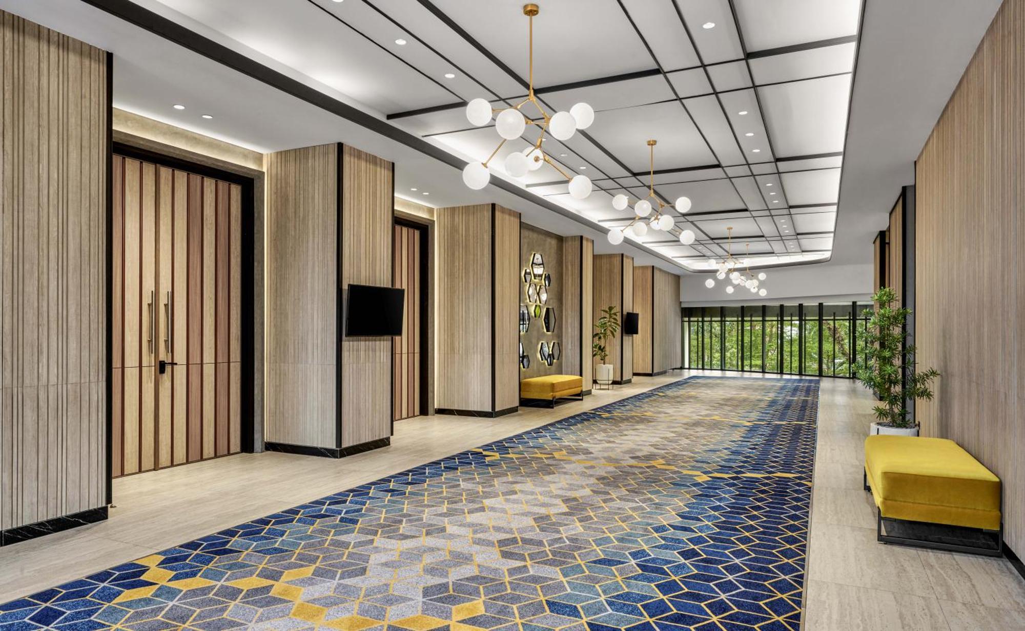 Hyatt Place Makassar Exterior foto