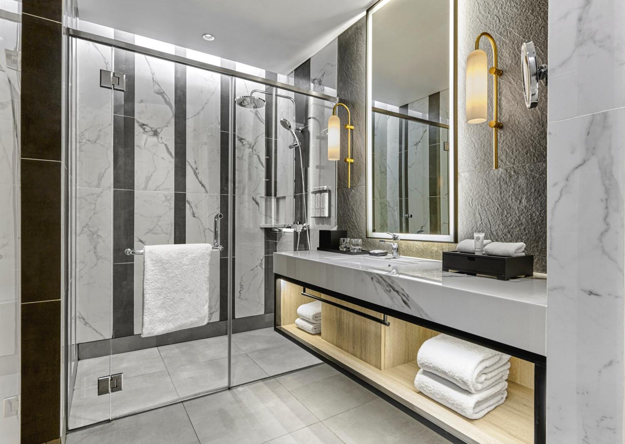 Hyatt Place Makassar Exterior foto